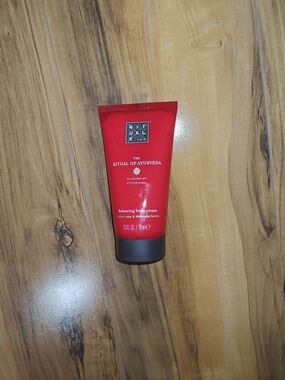 The Ritual of Ayurveda Balancing Body Cream - Red